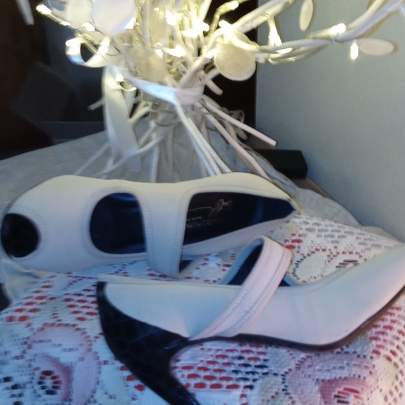 Donald J Pliner Made in Italy Size 9M - Picture 3 of 11